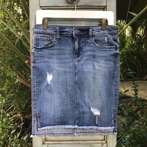 Kut from the Kloth Distressed Jean Mini Skirt Sz 6